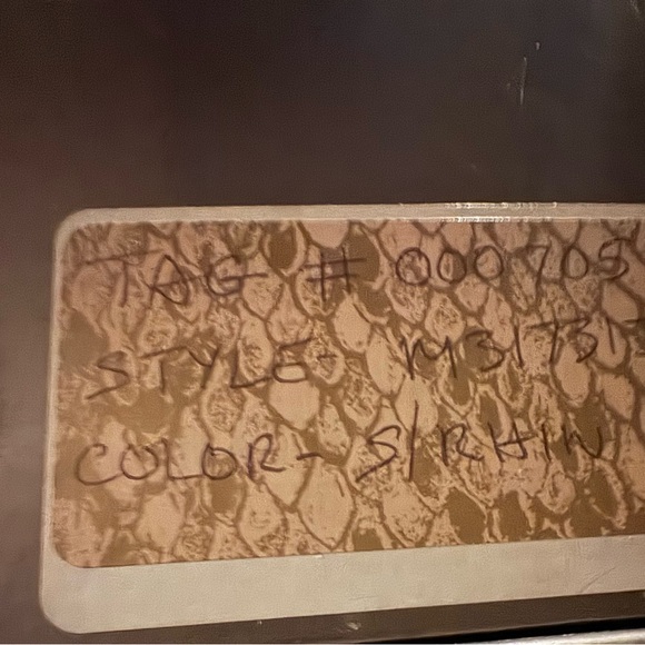 Elegant Gold Crystal Clutch - Picture 4 of 4